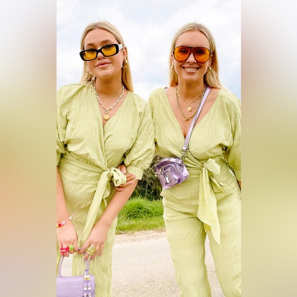 Labelrail x Olivia and Alice Jumpsuit with Wrap Tie Waist Texture - Picture 3 of 7